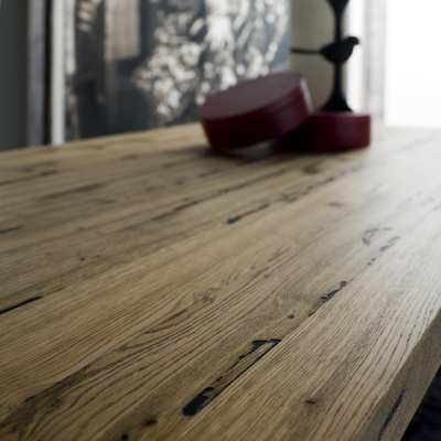 Venice's Briccole Cooper table detail wood top